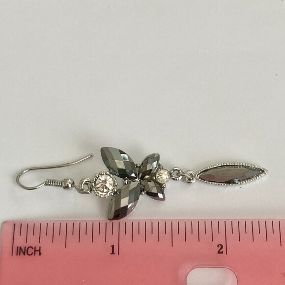 Vintage Metallic Gray Butterfly Earrings Silver Tone Crystal Acrylic Drop Dangle - Picture 6 of 7
